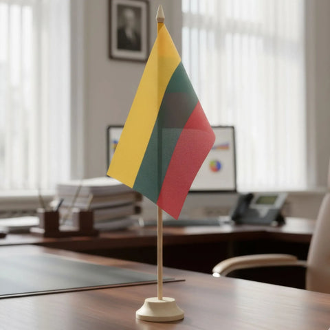 Деревянная подставка для настольного флажка с резным основанием с флажком 33 cm